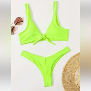Knot front‎ bikini